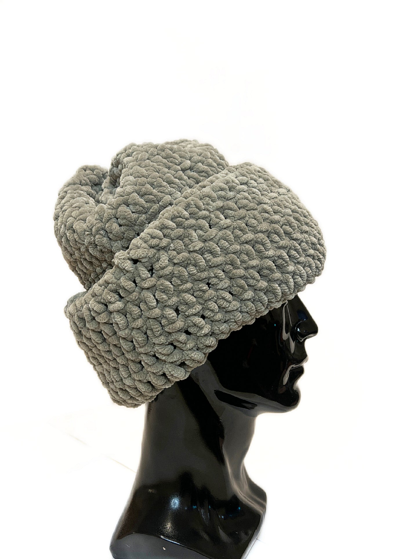 "WISPY OLIVE" MEGA BEANIE